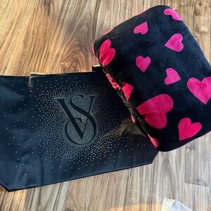 Victoria's Secret Pink black bling Tote and plush Heart Sherpa Blanket Set